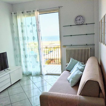 Appartamento A Riccione Con Balconcino Vista Mare 외부 사진