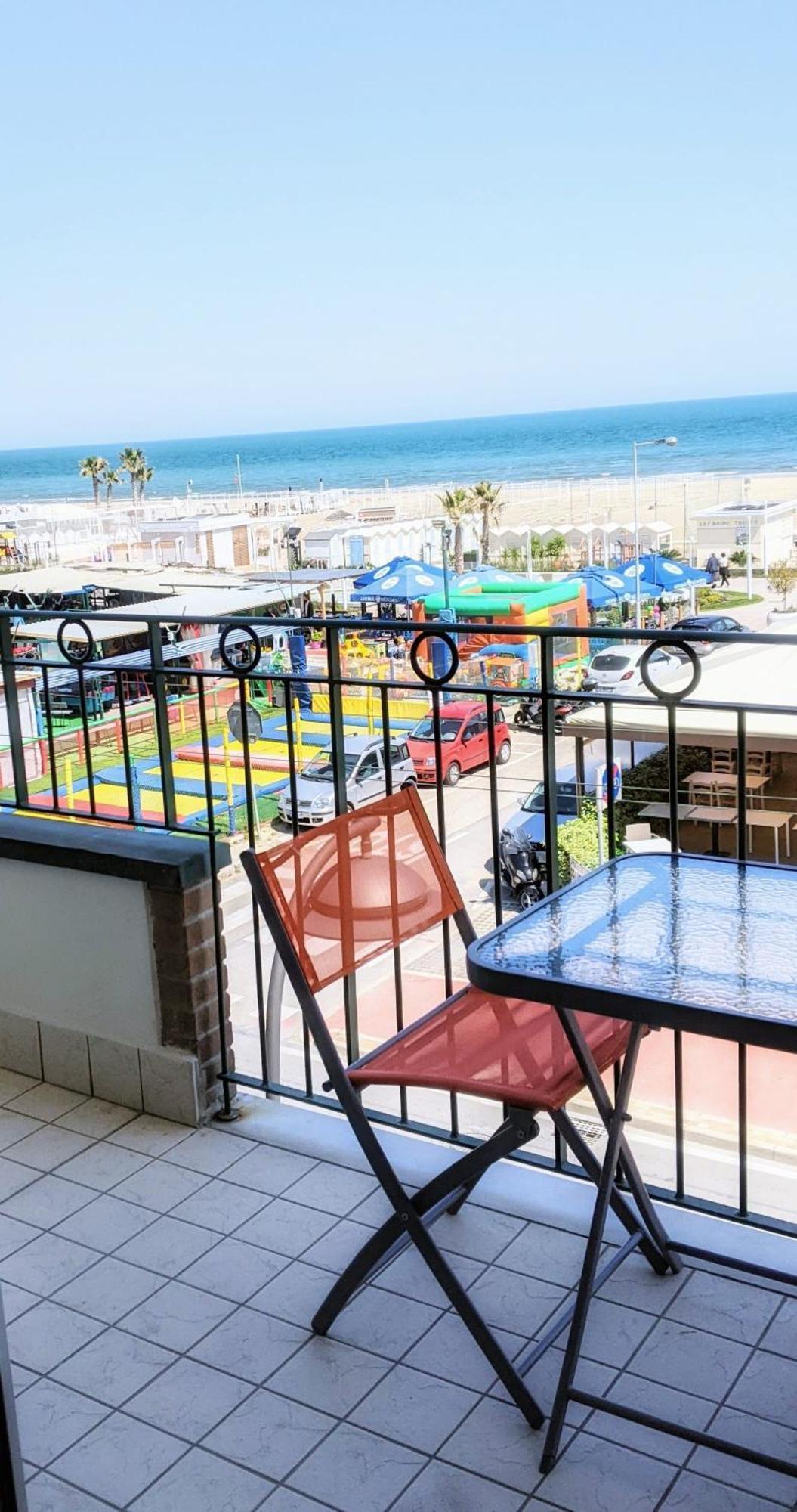 Appartamento A Riccione Con Balconcino Vista Mare 외부 사진